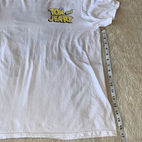 Tom and Jerry white graphic tee. Size Medium - Picture 15 of 16